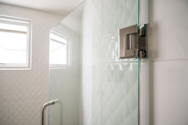 shower-frameless-doors