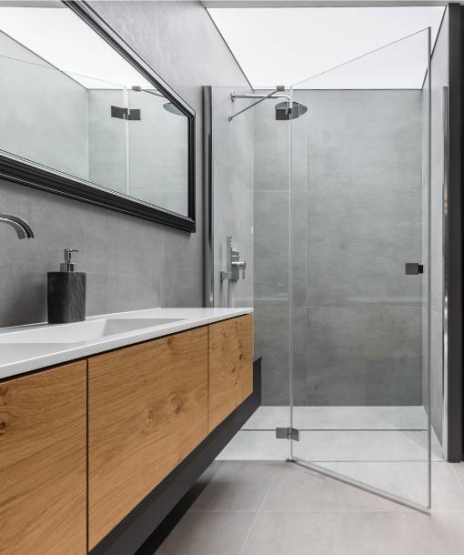 Elegant shower room 